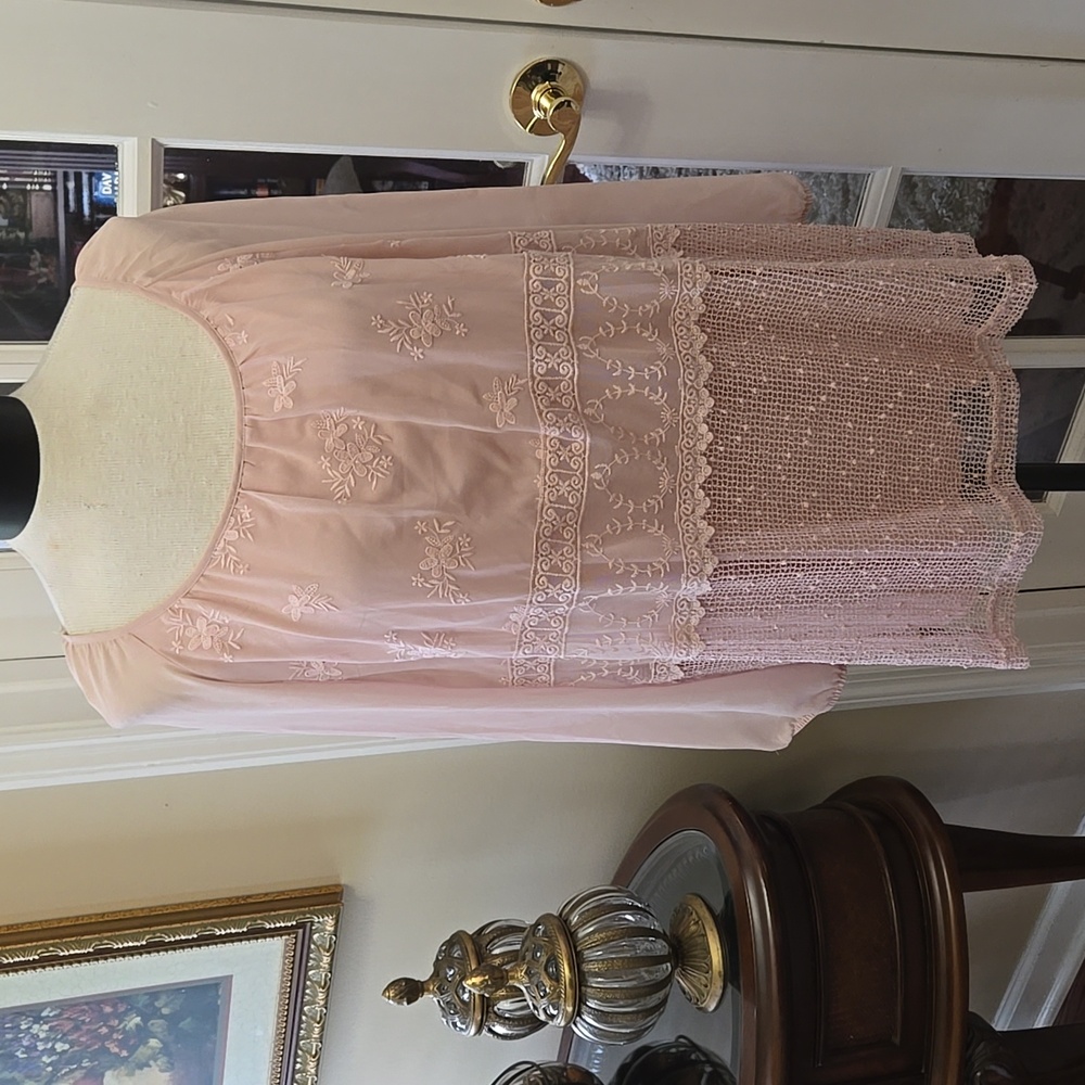 Krazy Kat Mixed Media Pink Blush Sheer Embroidered Top Lined Long Sleeve XL NEW